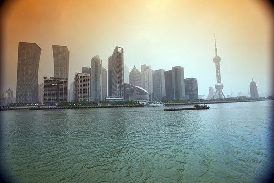 上海外灘 浦江 水面 現(xiàn)代建筑