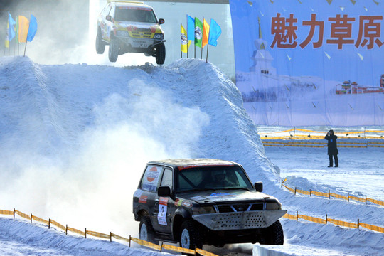 冬季越野賽車