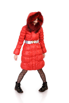 穿著羽絨服的女人