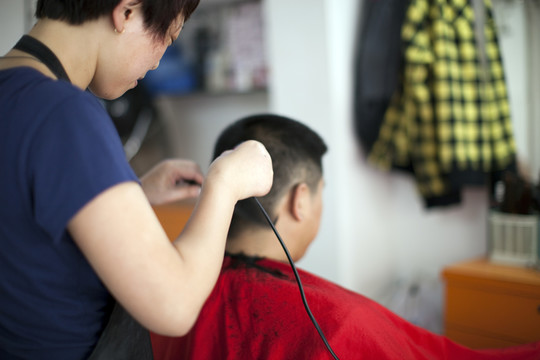理發(fā) 剃頭 社區(qū)服務(wù) 百姓生活