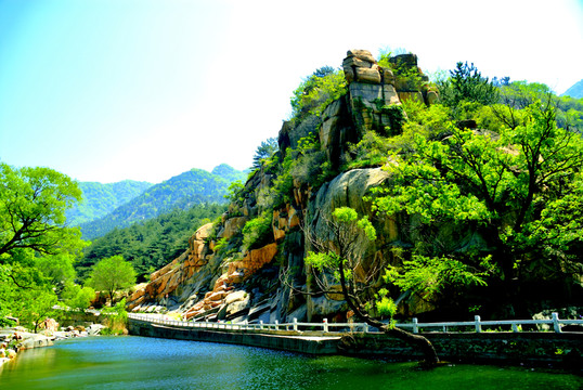 碧水青山