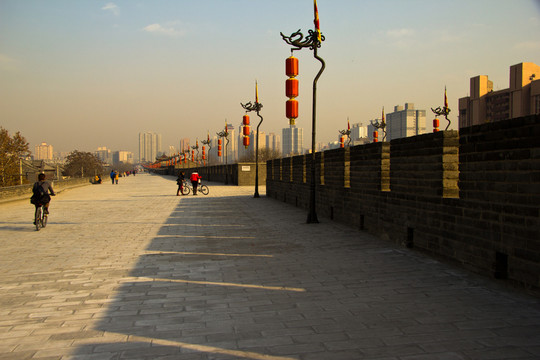 寬闊的城墻步道