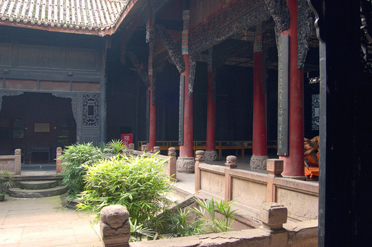 春秋祠