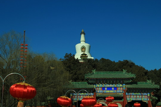 北海公園   白塔 燈籠