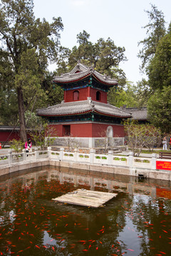 臥佛寺鐘樓
