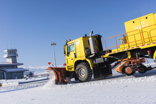 推雪車
