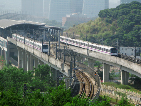 深圳地鐵長嶺陂站列車