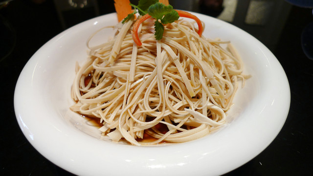豆腐絲 餐飲 美食 餐桌 餐具