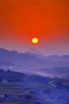夕照 滿(mǎn)天紅