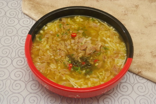 酸湯肥牛