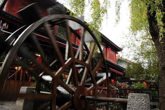 麗江四方街水車(chē)
