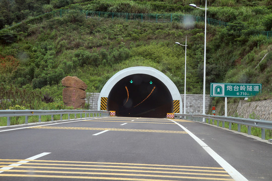 隧道 現(xiàn)代建筑 交通 道路