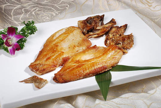 干煎鱸魚