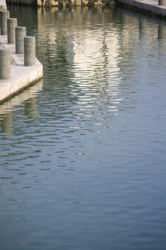 藍(lán)色的水波