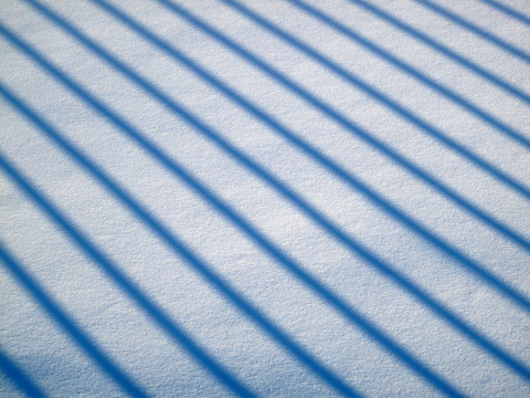 雪野柵欄光影