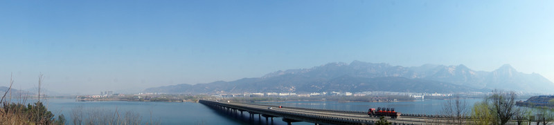 寬屏跨河大橋風(fēng)光