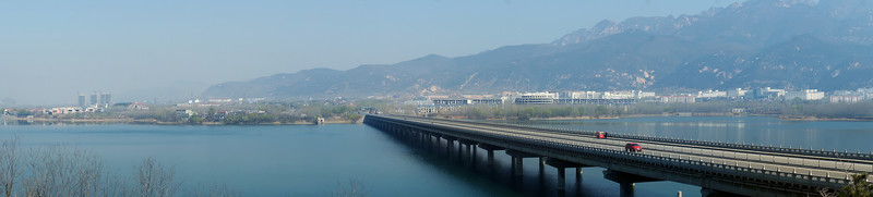 跨河大橋全景圖
