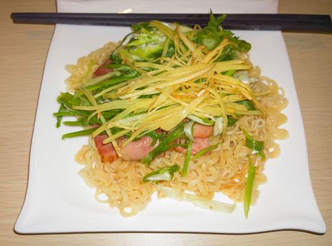 姜蔥煙肉撈面