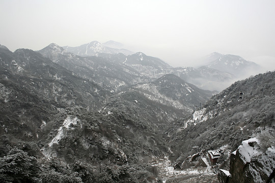 泰山雪景