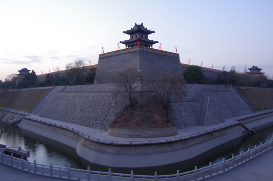 西安明代古城墻夜景 護城河