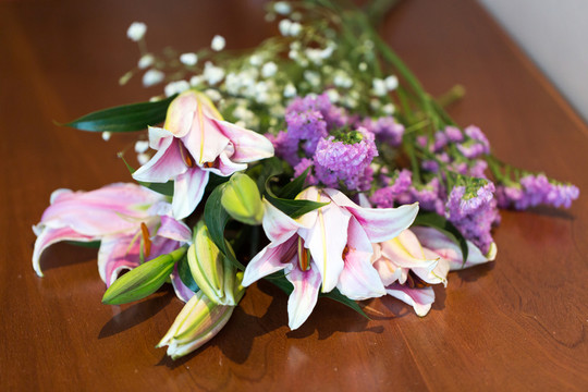 百合花 花束