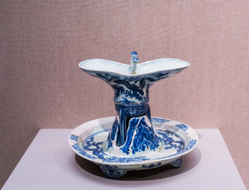 青花云龍紋爵 山盤