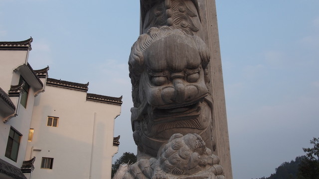 獅子雕塑