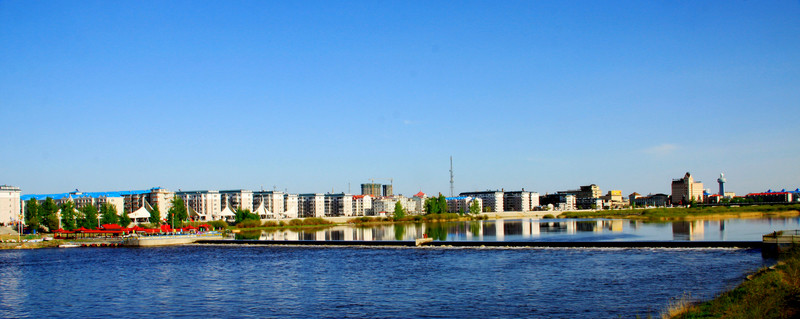 沿河居民小區(qū)