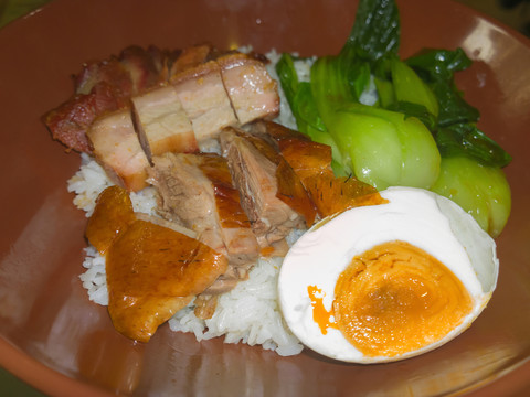 烤鴨烤肉鴨蛋飯