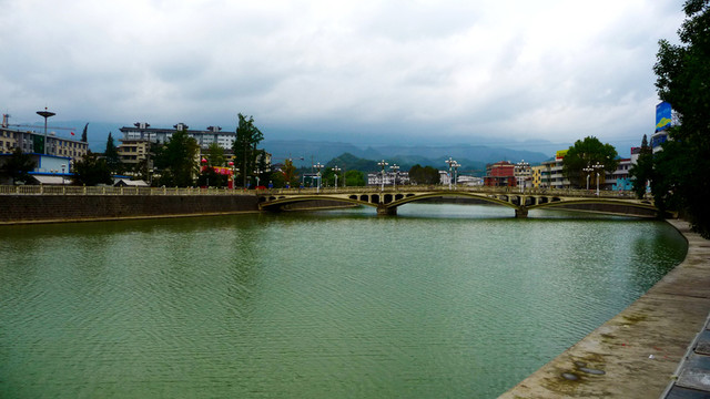 玉帶河