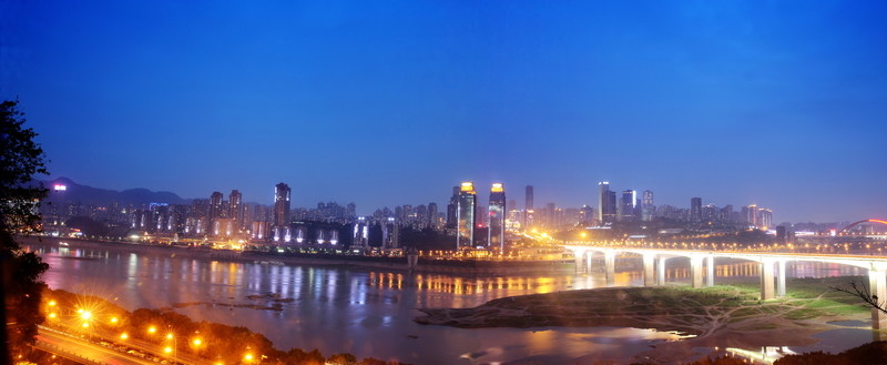 重慶石板坡長江大橋夜景
