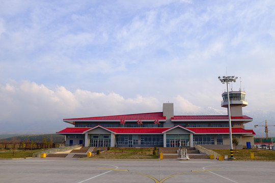 那拉提機場