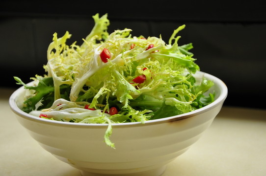 涼拌苦菊