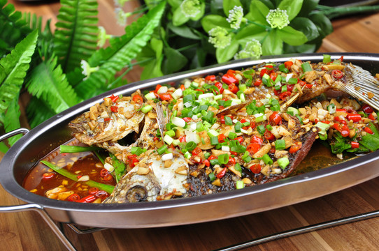 明爐鯽魚
