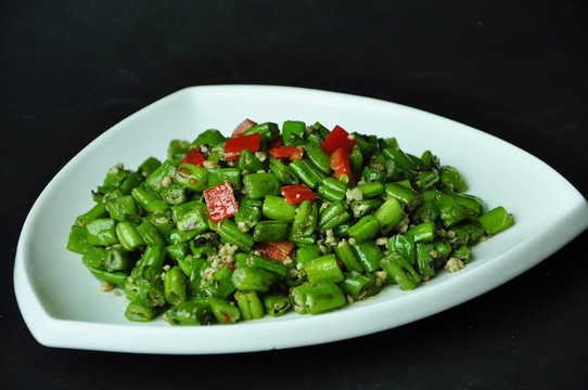 欖菜肉碎炒四季豆