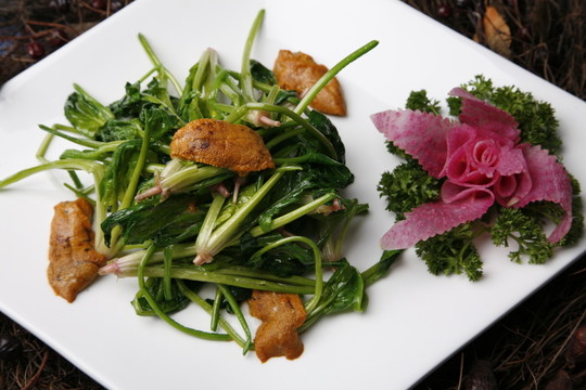 紅根菠菜炒海膽