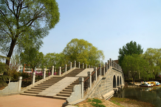 石橋 三孔橋 公園