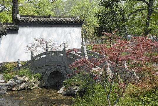 孝肅園 粉墻黛瓦