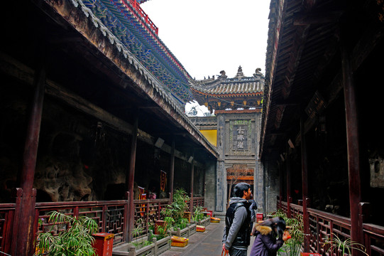 羅漢寺古佛崖