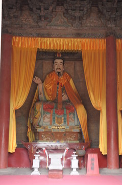 呂洞賓塑像