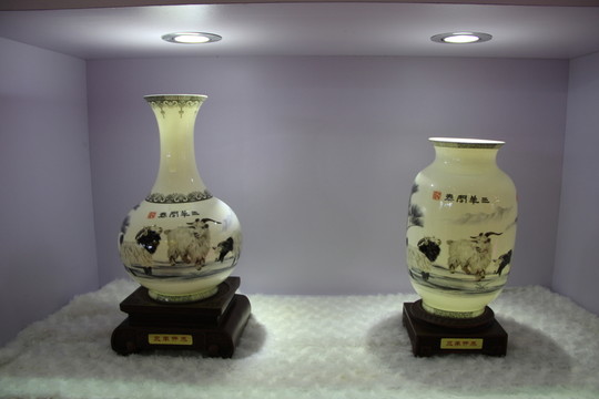 白瓷器