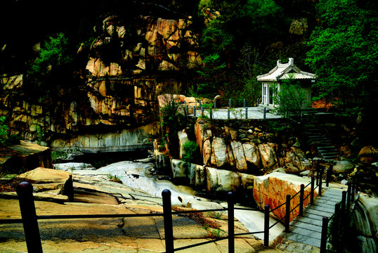 大山深處古廟