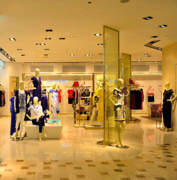 服裝專賣店櫥窗