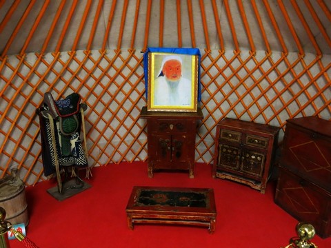 蒙古包內(nèi)場(chǎng)景展示 成吉思汗