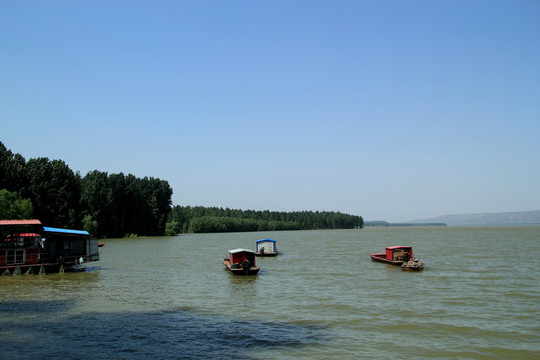 夏日天鵝湖