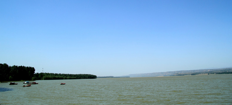 夏日天鵝湖