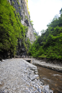 官鵝溝