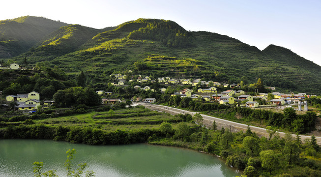 官鵝溝