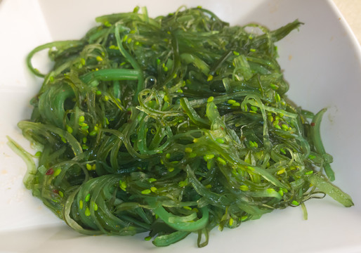 涼拌海草及芝麻