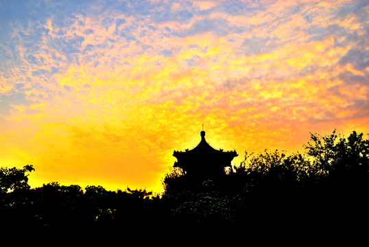 彩霞亭子